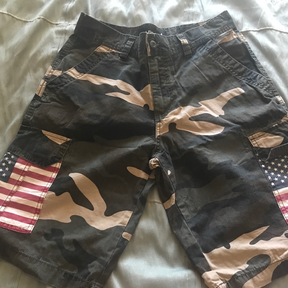 Army print shorts size 30 mens Carbon brand